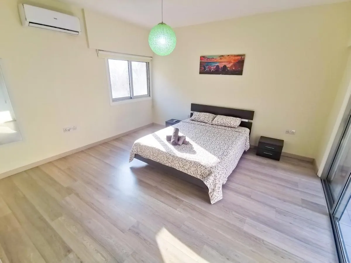 Apartment Beach-A-Holic Apartment, 2 Min Distance From Larnaca Marina